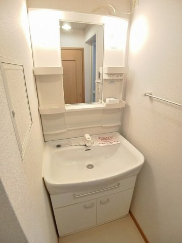 カーサ　フェリーチェの洗面所|ゆったりとスペースのある洗面所
