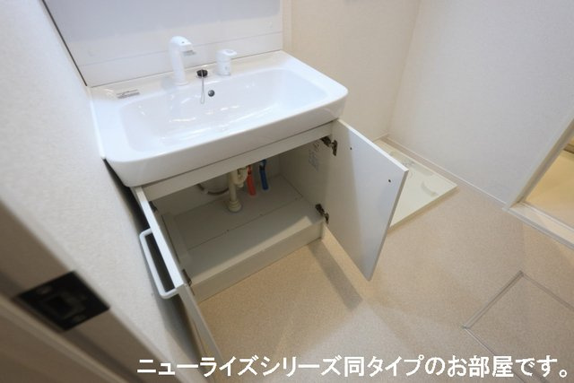 ベルクビューの洗面所|明るい洗面所です