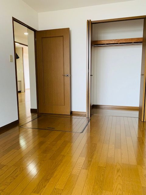ルネス国分の寝室|クローゼット付の寝室です☆
