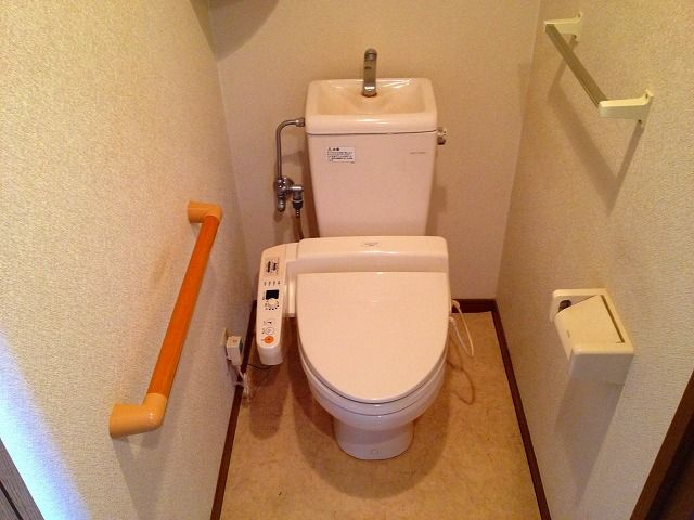 ルネス国分のトイレ|嬉しい温水洗浄便座付き♪