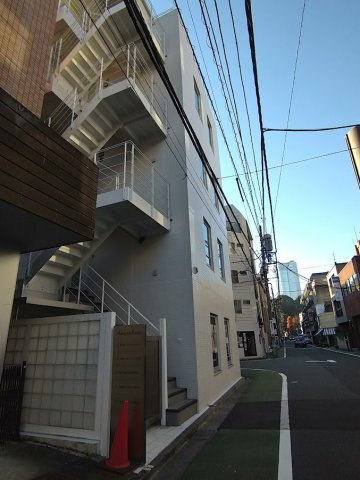 アバンセアザブの外観