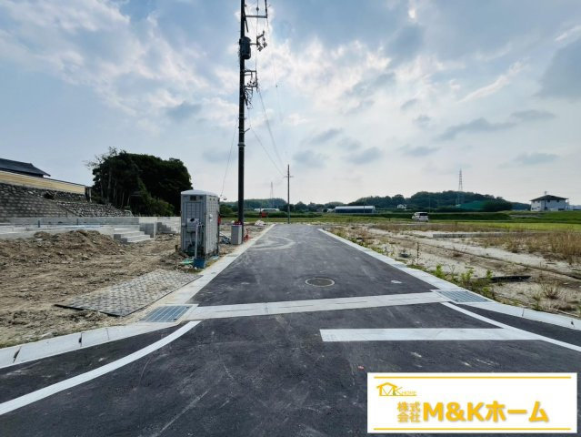 知多市金沢字泉脇　全3棟　2号棟の前面道路含む現地写真|R8.6.12撮影　南側開発道路6ｍ