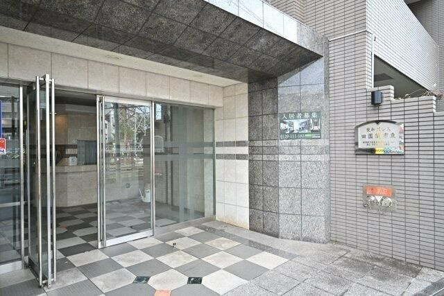 菱和パレス田園調布東のエントランス