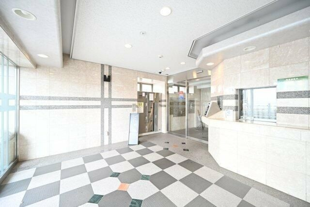 菱和パレス田園調布東のエントランス