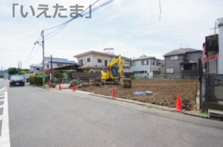 【前面道路含む現地写真】