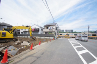 【前面道路含む現地写真】