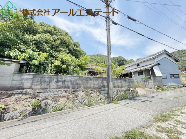 加古川市西神吉町辻　　売土地の前面道路含む現地写真