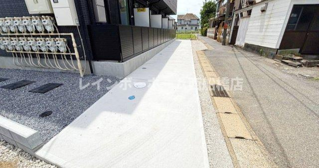 モダンアパートメント津田沼EAST IIのエントランス