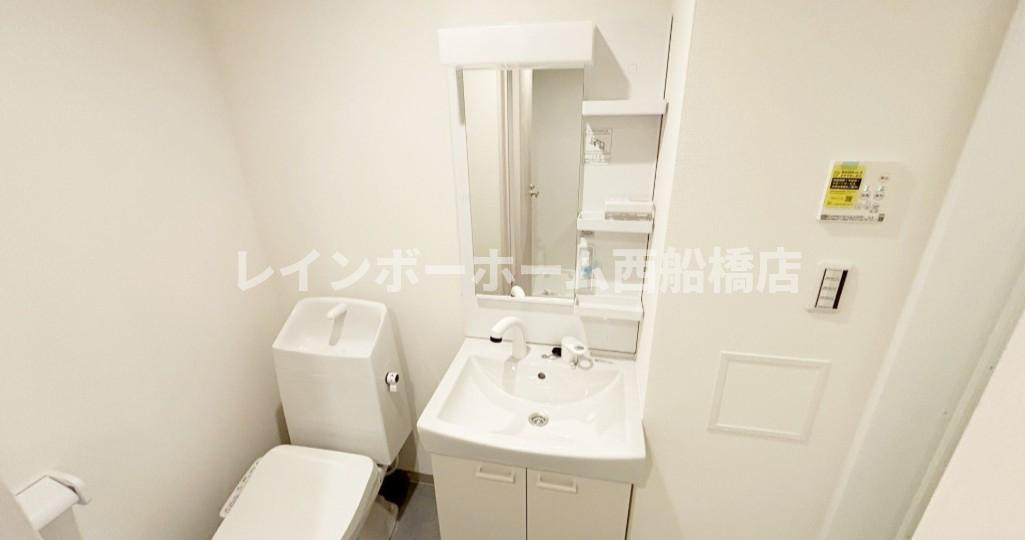 モダンアパートメント津田沼EAST IIの洗面所