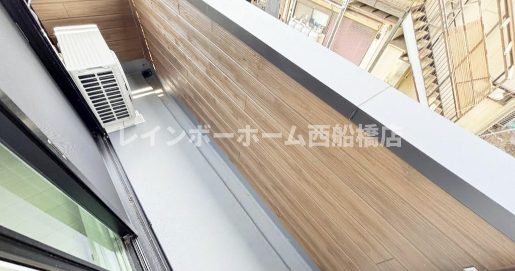 モダンアパートメント津田沼EAST IIのバルコニー