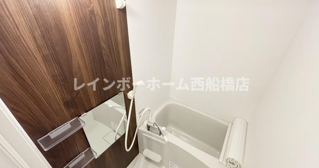 モダンアパートメント津田沼EAST IIの浴室