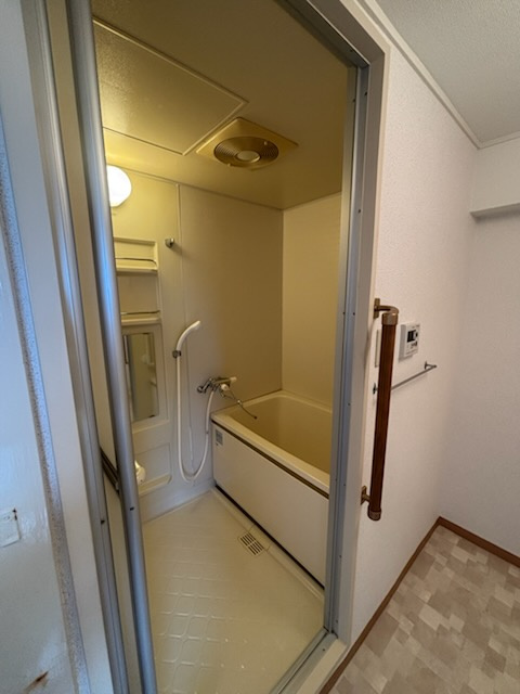 サンハイツ土山明石市二見町西二見の浴室
