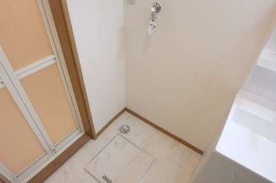 【設備】 | ローズヴィラ甲東園 | 室内洗濯機置場