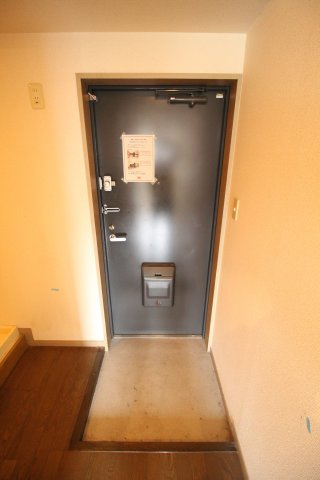 ガーデンコートの玄関