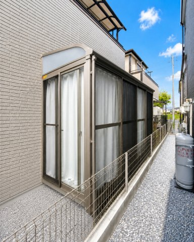 三郷市　彦糸1丁目　中古戸建の設備|便利なサンルーム増設済み♪