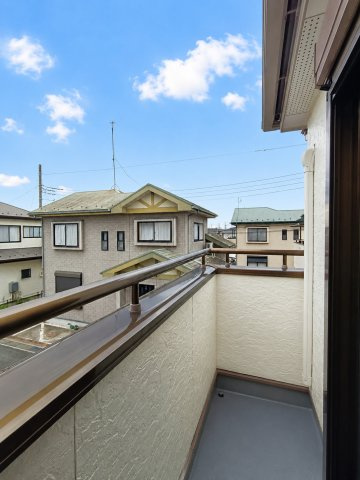 三郷市　彦糸1丁目　中古戸建のバルコニー|暖かな日差しのふりそそぐバルコニー