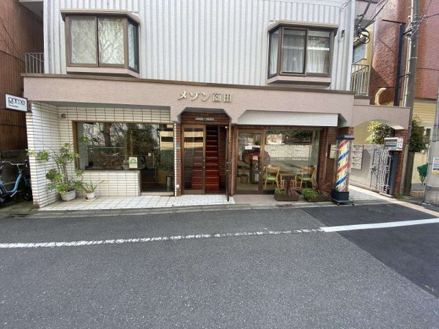 メゾン薗田のエントランス