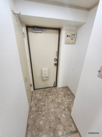 リブラン新北野　仲介手数料無料の玄関
