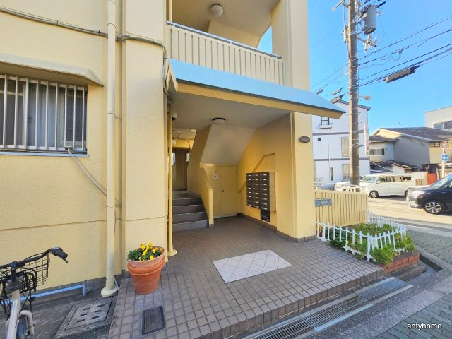 リブラン新北野　仲介手数料無料のエントランス