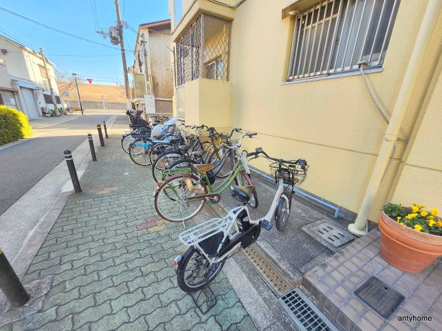 リブラン新北野　仲介手数料無料の駐車場