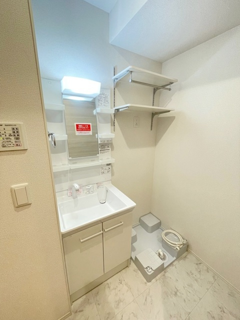 藤沢市高倉のアパートの洗面所