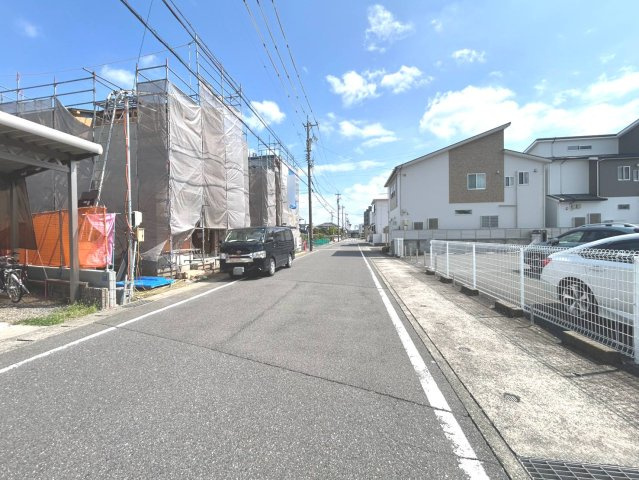 ブルーミングガーデン　一宮市多加木3丁目　全3区画分譲の前面道路含む現地写真|「現地（2026年9月1日）撮影」　
■前面道路　
■ヤマダ不動産　株式会社リライフ