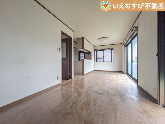 熊谷市大麻生　中古戸建の居間・リビング