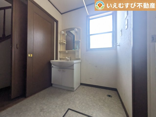 熊谷市大麻生　中古戸建の独立洗面台