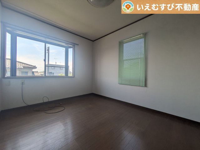 熊谷市大麻生　中古戸建の洋室