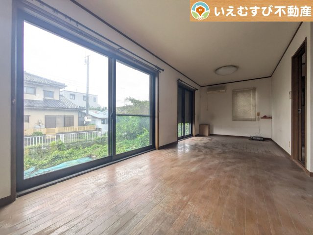 熊谷市大麻生　中古戸建の居間・リビング