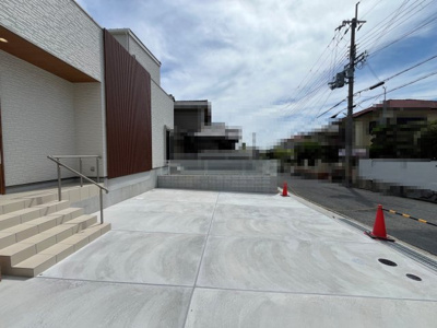 【駐車場】 | 筑紫が丘９丁目　新築戸建 | 駐車スペース並列3台可能です。