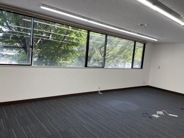淡路ビルの内装
