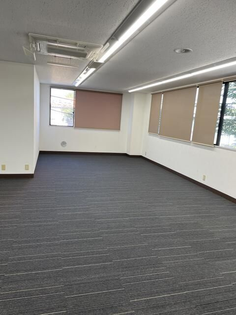 淡路ビルの内装