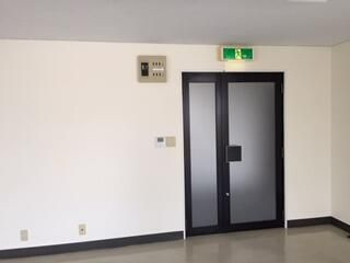 淡路ビルの内装