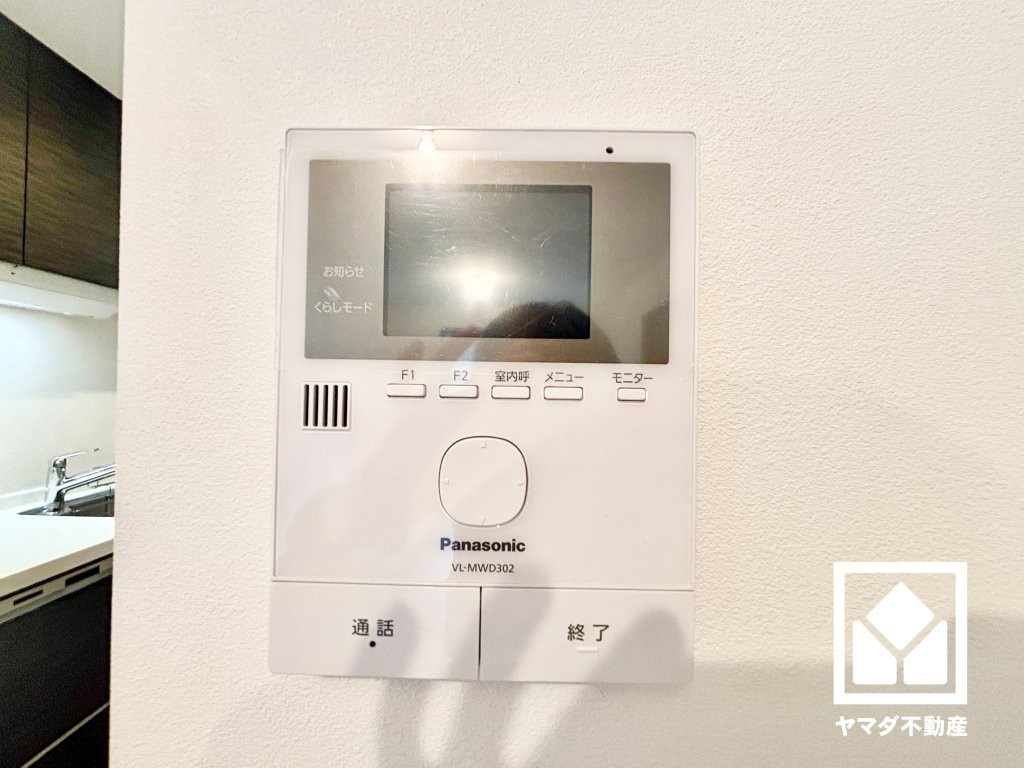 尼崎市浜３丁目の防犯設備|突然の来訪時にも防犯面で心強いモニター付きインターホンを設置。お留守番中のお子様も、室内からスムーズに相手の確認ができます。
