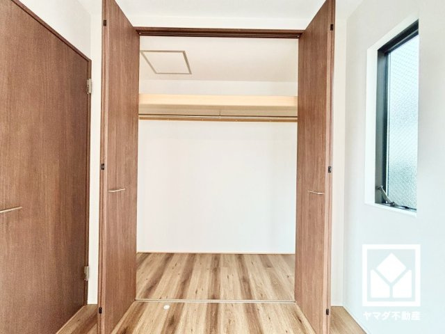 尼崎市浜３丁目の収納|新たに家具を買わなくても良いので、ハンガーパイプ付きのクローゼットは嬉しいですね。