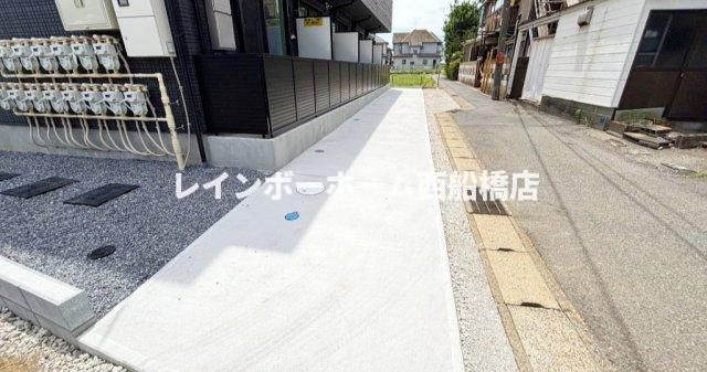 モダンアパートメント津田沼EAST IIのエントランス
