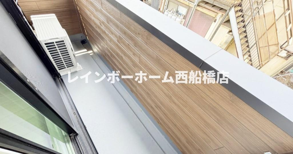 モダンアパートメント津田沼EAST IIのバルコニー