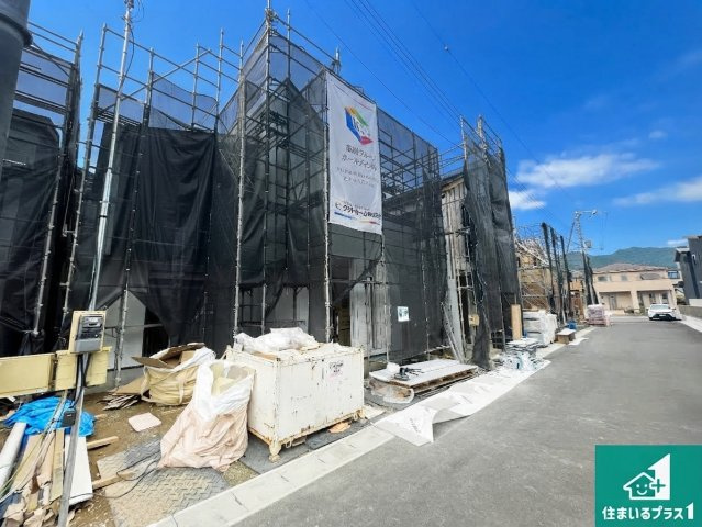 大津市下阪本　第5期　新築一戸建ての外観|周辺は落ち着いた街並みの住宅地！子育てがしやすい住環境です！まだ未完成ですが、現地でしかわからない事もございます。是非一度ご覧ください。