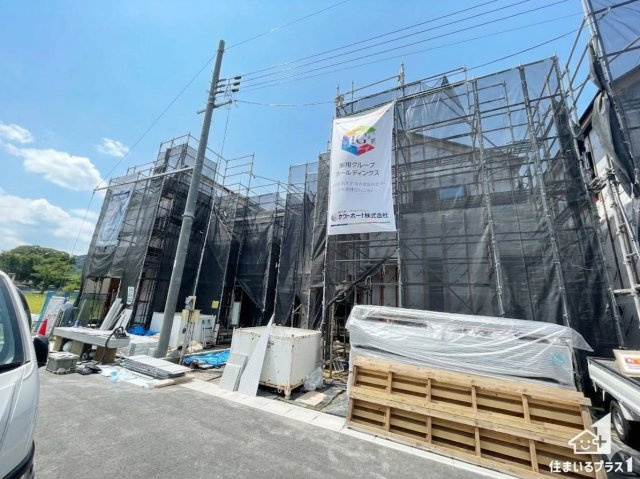 大津市下阪本　第5期　新築一戸建ての外観|周辺は落ち着いた街並みの住宅地！子育てがしやすい住環境です！まだ未完成ですが、現地でしかわからない事もございます。是非一度ご覧ください。