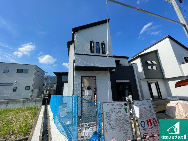 大津市下阪本　第5期　新築一戸建ての外観|周辺は落ち着いた街並みの住宅地！子育てがしやすい住環境です！まだ未完成ですが、現地でしかわからない事もございます。是非一度ご覧ください。