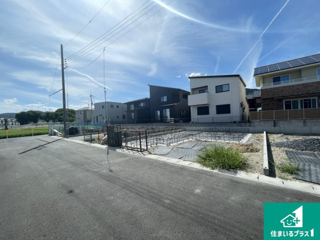 大津市下阪本　第5期　新築一戸建ての外観|周辺は落ち着いた街並みの住宅地！子育てがしやすい住環境です！まだ未完成ですが、現地でしかわからない事もございます。是非一度ご覧ください。