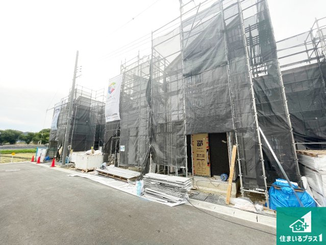 大津市下阪本　第5期　新築一戸建ての外観|周辺は落ち着いた街並みの住宅地！子育てがしやすい住環境です！まだ未完成ですが、現地でしかわからない事もございます。是非一度ご覧ください。