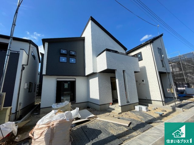 大津市下阪本　第5期　新築一戸建ての外観|周辺は落ち着いた街並みの住宅地！子育てがしやすい住環境です！まだ未完成ですが、現地でしかわからない事もございます。是非一度ご覧ください。