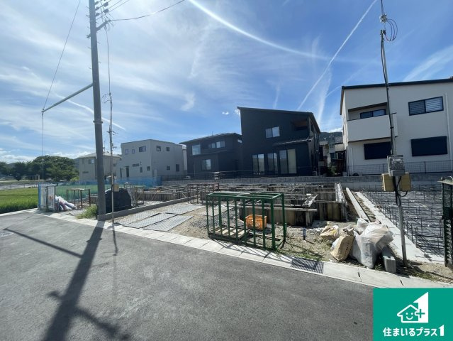 大津市下阪本　第5期　新築一戸建ての外観|周辺は落ち着いた街並みの住宅地！子育てがしやすい住環境です！まだ未完成ですが、現地でしかわからない事もございます。是非一度ご覧ください。