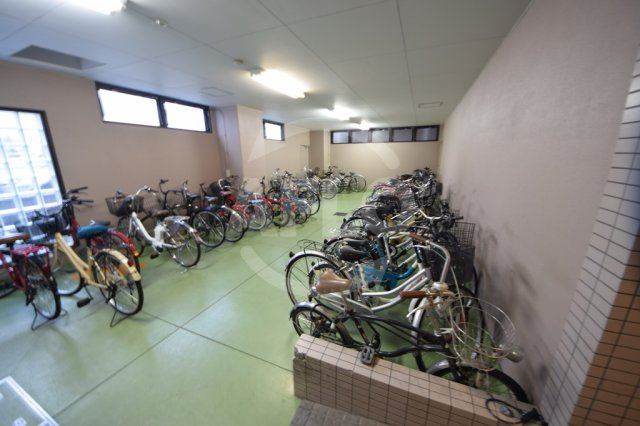 大国町青山ビルの設備|大国町青山ビル　自転車置き場