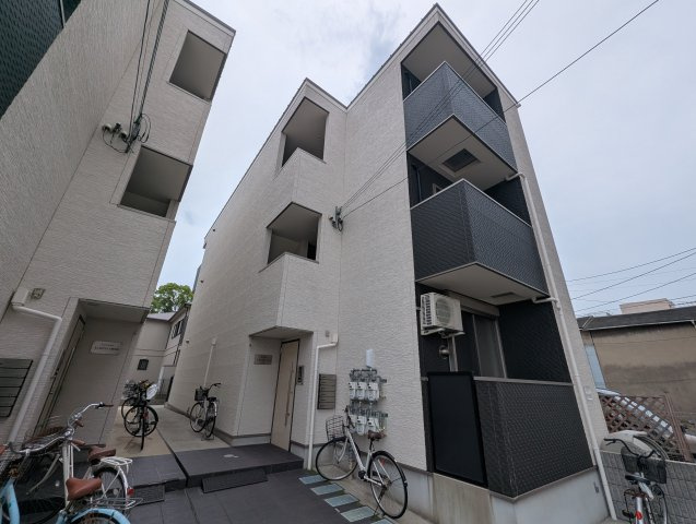 アクロス大和田アパートメントIVの外観