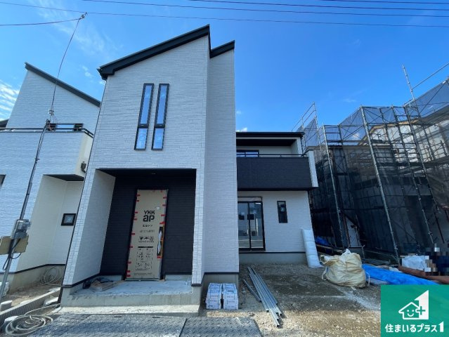 大津市下阪本　第5期　新築一戸建ての外観|周辺は落ち着いた街並みの住宅地！子育てがしやすい住環境です！まだ未完成ですが、現地でしかわからない事もございます。是非一度ご覧ください。