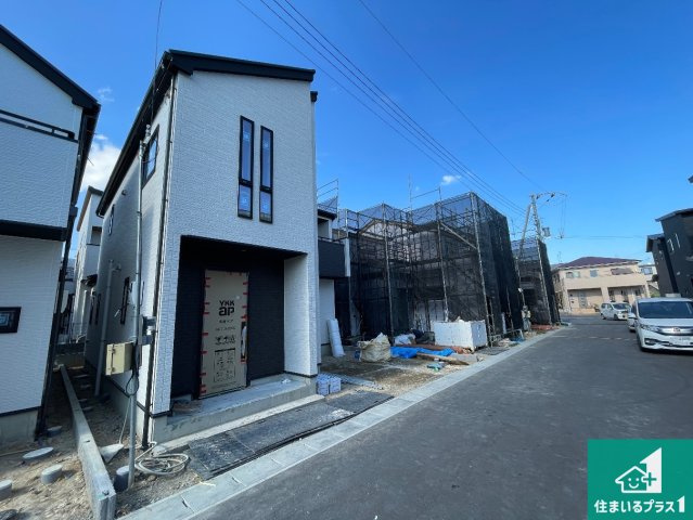 大津市下阪本　第5期　新築一戸建ての前面道路含む現地写真|周辺は落ち着いた街並みの住宅地！子育てがしやすい住環境です！まだ未完成ですが、現地でしかわからない事もございます。是非一度ご覧ください。