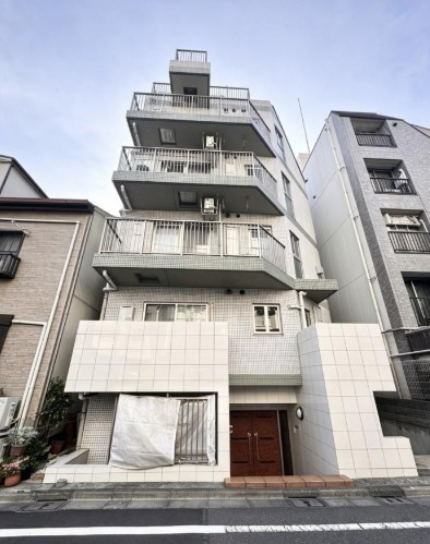 【外観】 | エテルノ高田馬場 | モダンでスタイリッシュな印象を与えるグレーを基調とした外観。